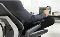 手機辦公軟件里存的東西能在電腦上打開嗎？